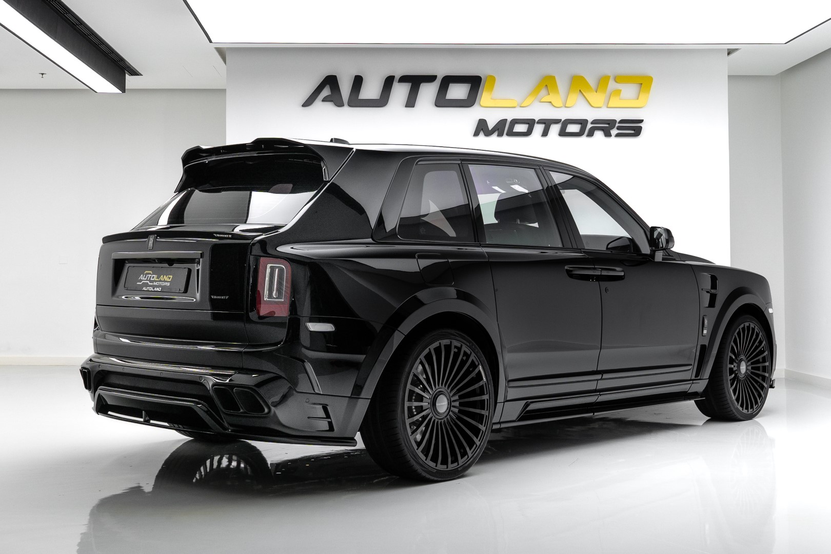 2023 ROLLS ROYCE CULLINAN BLACK BADGE BY MANSORY